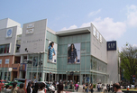 Gap原宿店の跡地には ファッションビルが建設されるそうです。