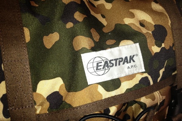 http://www.houyhnhnm.jp/blog/hynm_editor/images/APC-x-EASTPAK-capsule-collection-02.jpg