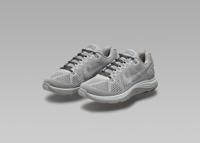 http://www.houyhnhnm.jp/blog/hynm_editor/images/Lunarglide5_W_GREY_34-62503_hero_large.jpeg