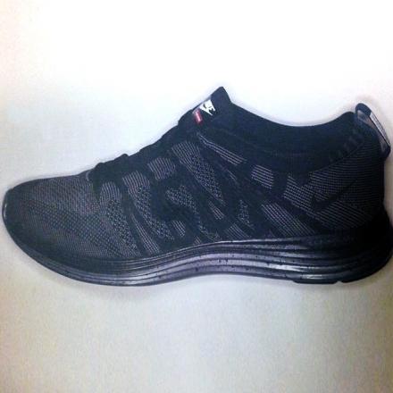 http://www.houyhnhnm.jp/blog/hynm_editor/images/SUPREME-NIKE-FLYKNIT-LUNAR-1-BLACK.jpg