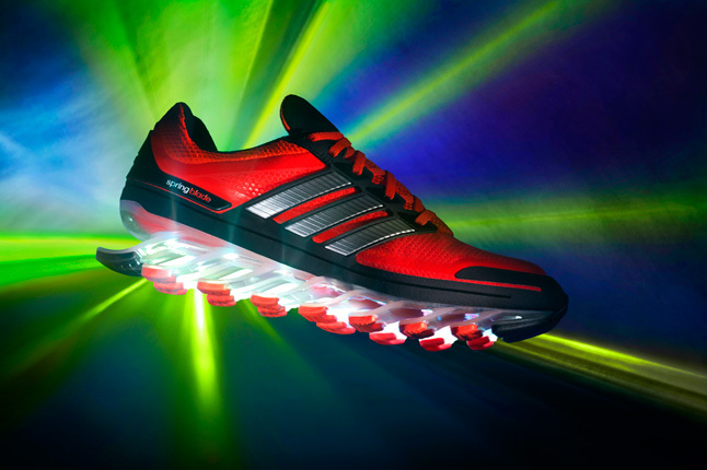 http://www.houyhnhnm.jp/blog/hynm_editor/images/adidas-springblade-red-black-profile-1.jpg