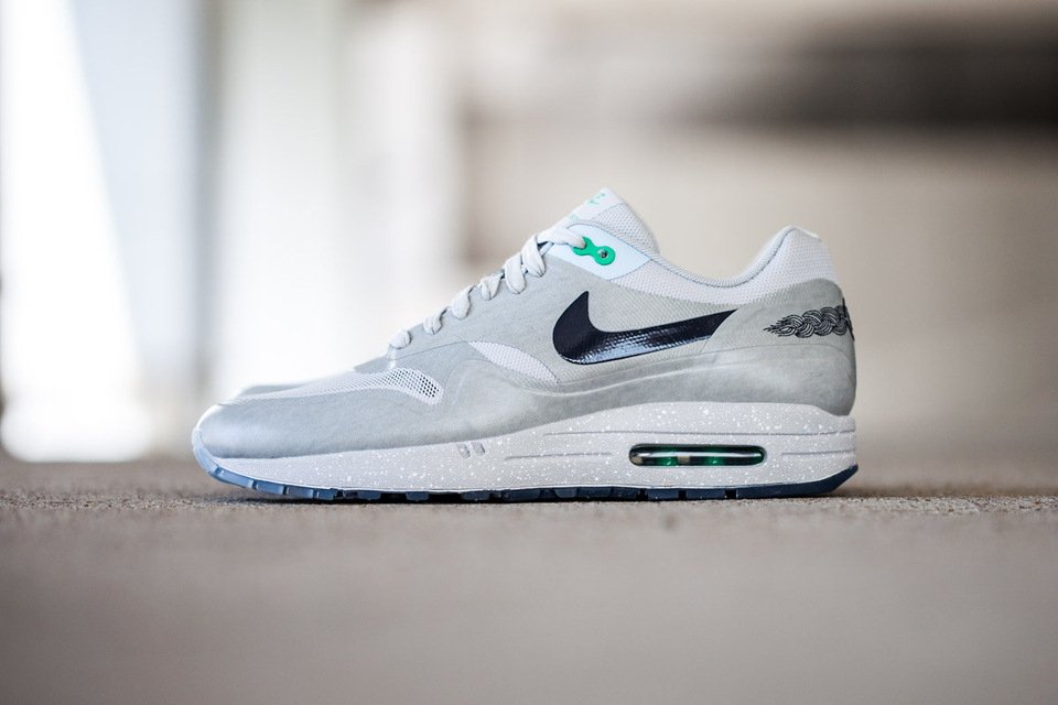 http://www.houyhnhnm.jp/blog/hynm_editor/images/clot-nike-air-max-1-sp-silver-1.jpg