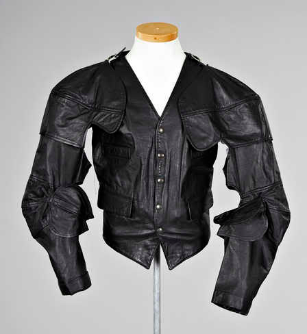 http://www.houyhnhnm.jp/blog/inn/images/ArmorJkt.png