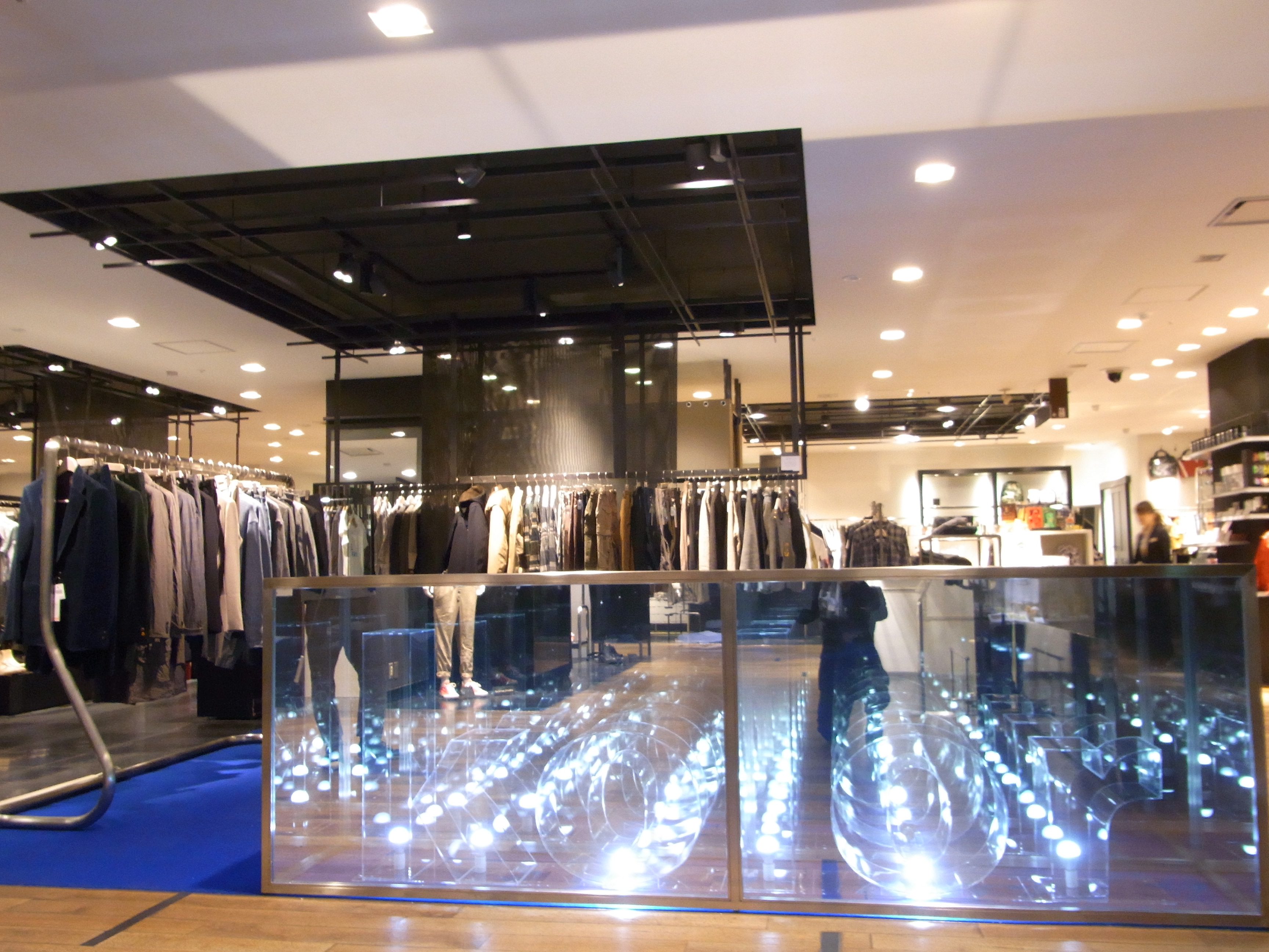 http://www.houyhnhnm.jp/blog/isetan_mens/images/PR%20001.jpg