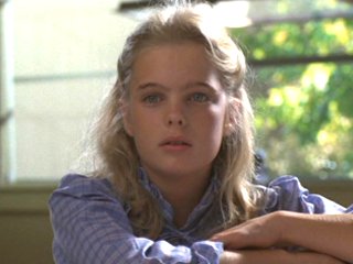 http://www.houyhnhnm.jp/blog/moriyama/images/jedi_Erika_Eleniak.jpg