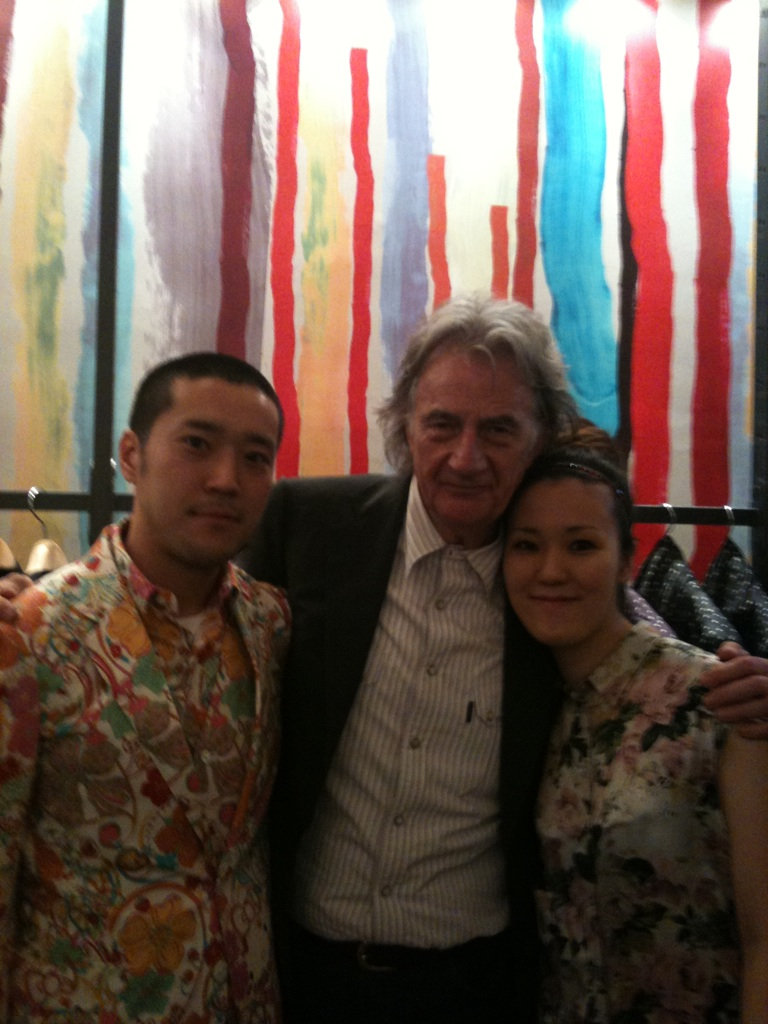 http://www.houyhnhnm.jp/blog/moriyama/images/jedi_Mr_smith_with_Mr_Kitty.jpg