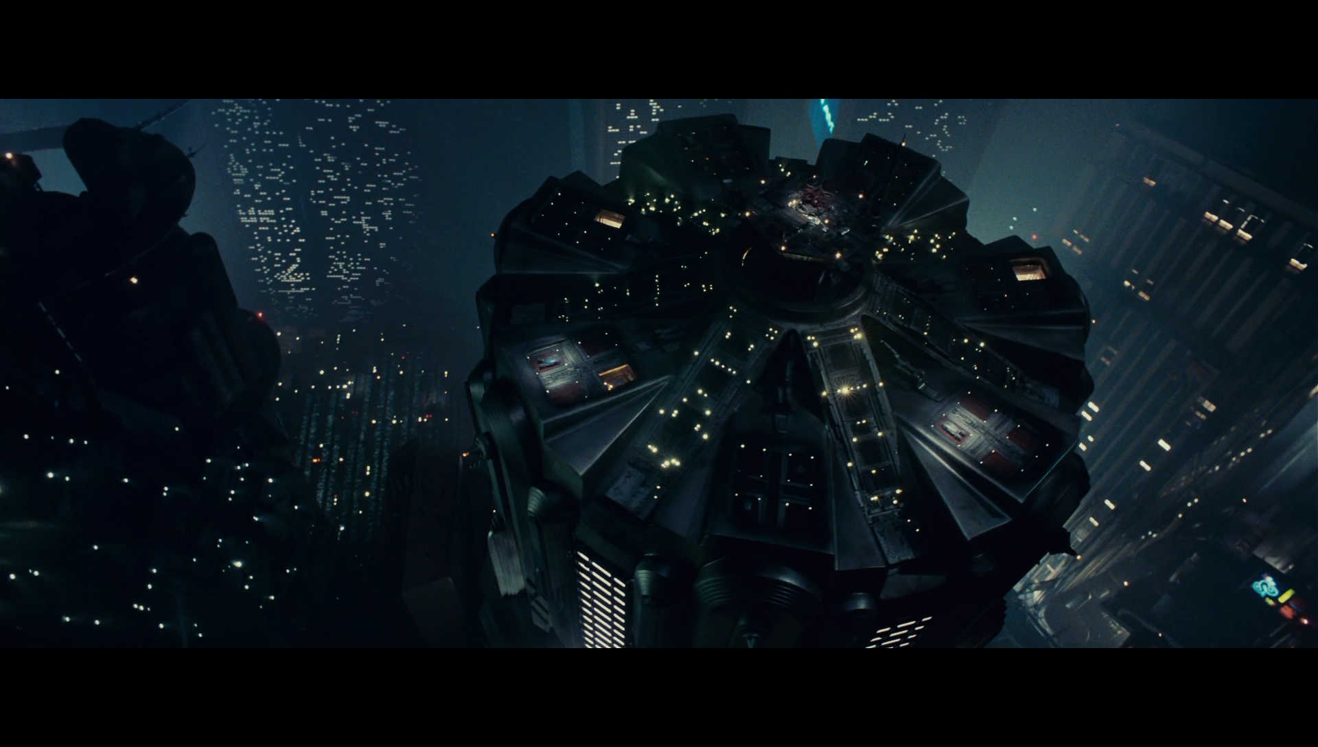 http://www.houyhnhnm.jp/blog/moriyama/images/jedi_blade_runner_police_tower.jpg