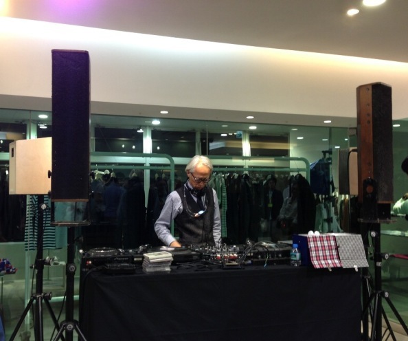 http://www.houyhnhnm.jp/blog/moriyama/images/jedi_vogue_fashion%27s_night_out_2013%20%282%29.JPG