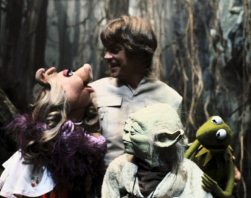 http://www.houyhnhnm.jp/blog/moriyama/images/miss_piggy_with_yoda.jpg