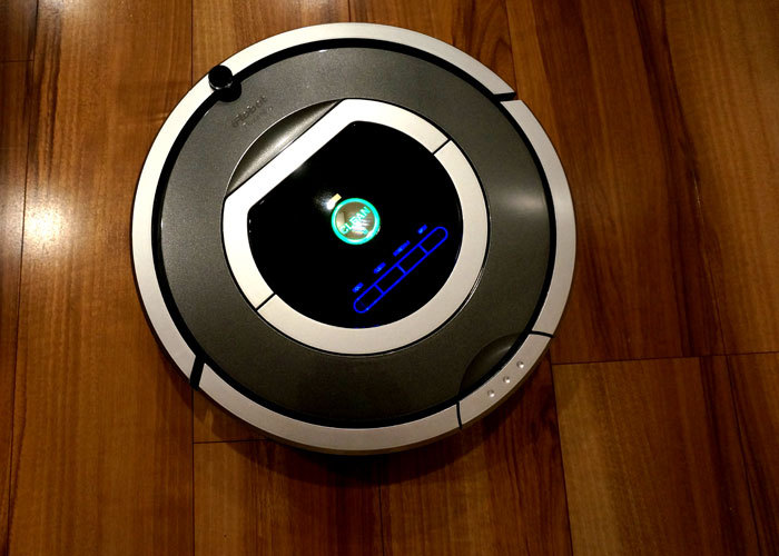 http://www.houyhnhnm.jp/blog/naotoshi_harada/images/roomba2.jpg