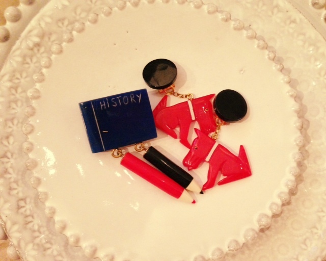 http://www.houyhnhnm.jp/blog/noguchi_yuka/images/dog-earring.JPG