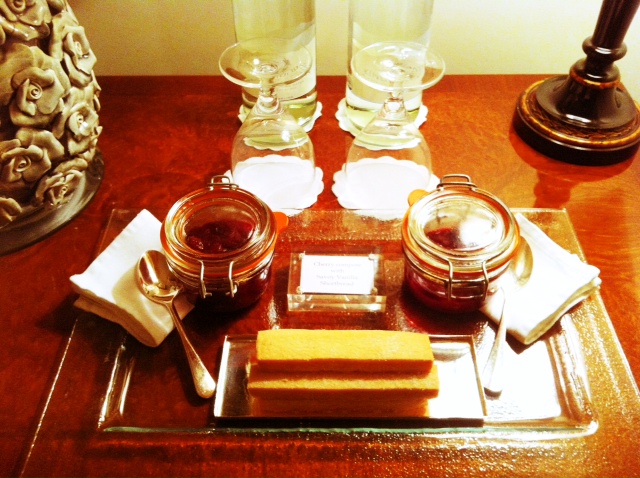 http://www.houyhnhnm.jp/blog/noguchi_yuka/images/savoy-cookie.JPG