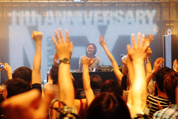 http://www.houyhnhnm.jp/culture/news/images/womb12th002.jpg