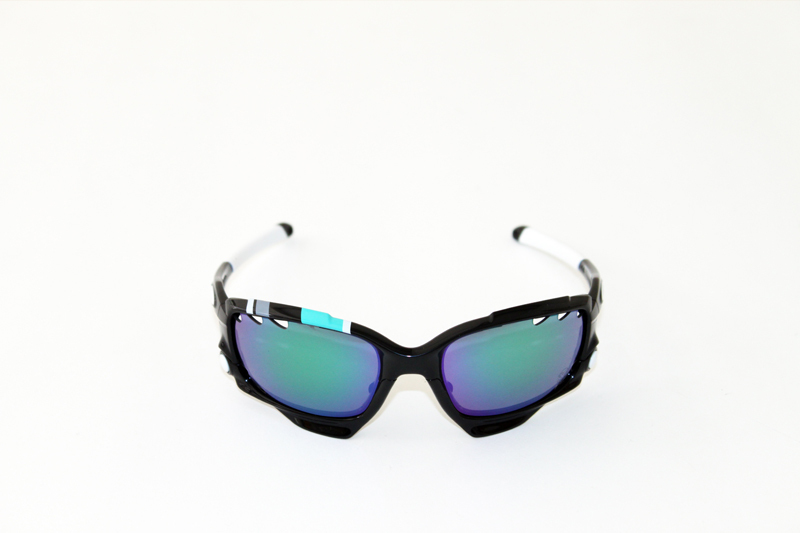 http://www.houyhnhnm.jp/fashion/feature/images/ff_OAKLEY%20CORE_16.jpg