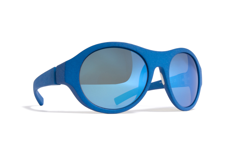 http://www.houyhnhnm.jp/fashion/news/images/Moncler%20Mykita_Lino%20%281%29.jpg