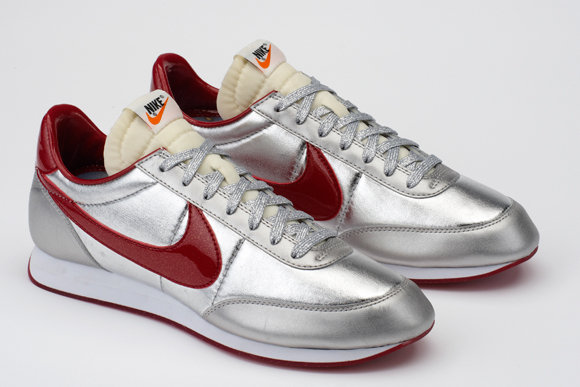 http://www.houyhnhnm.jp/fashion/news/images/NIKE_-NightTrack_red_pair_8316.jpg