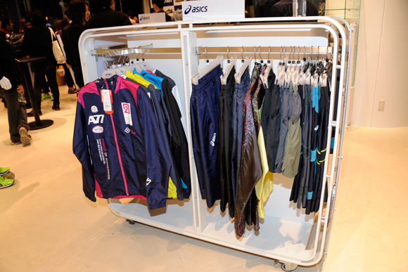 http://www.houyhnhnm.jp/fashion/news/images/asicsginza003.jpg