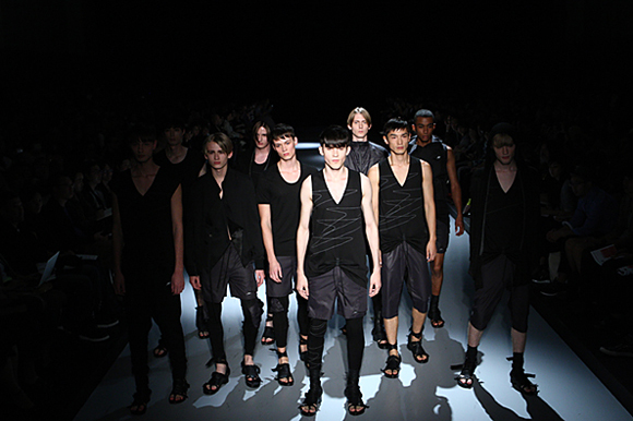 http://www.houyhnhnm.jp/fashion/news/images/atos0001.jpg