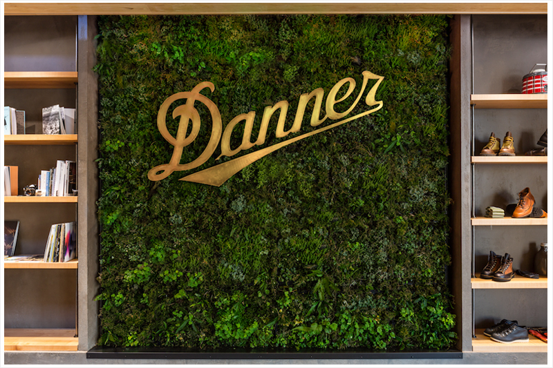 http://www.houyhnhnm.jp/fashion/news/images/dannerusa001.jpg