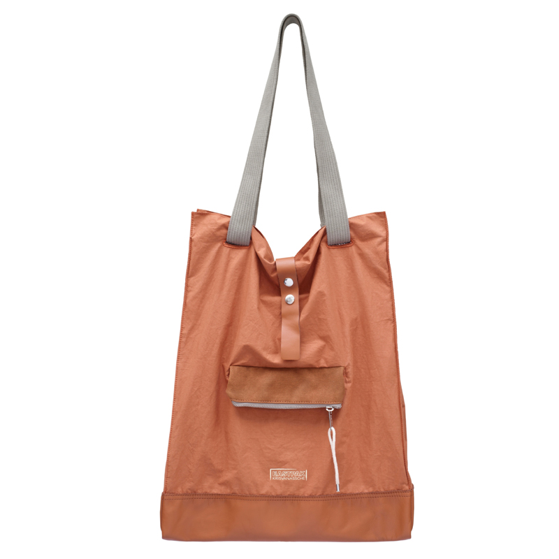 http://www.houyhnhnm.jp/fashion/news/images/kriseast005.jpg