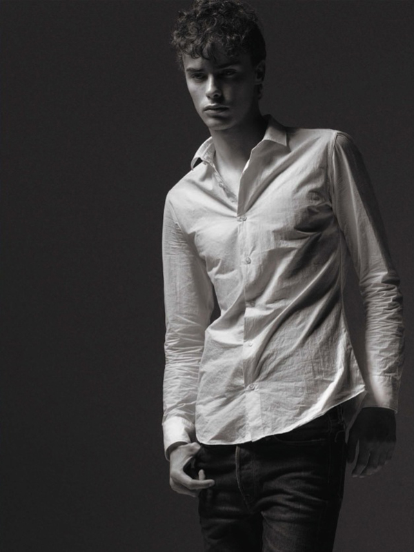 http://www.houyhnhnm.jp/fashion/news/images/kuro2012_5.jpg