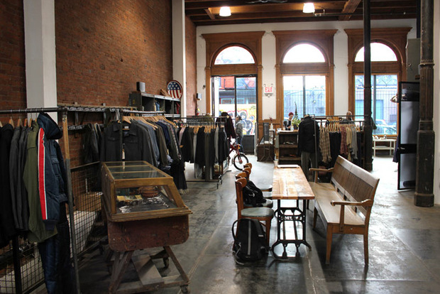 http://www.houyhnhnm.jp/lifestyle/news/images/Rudys-Wburg002.jpg