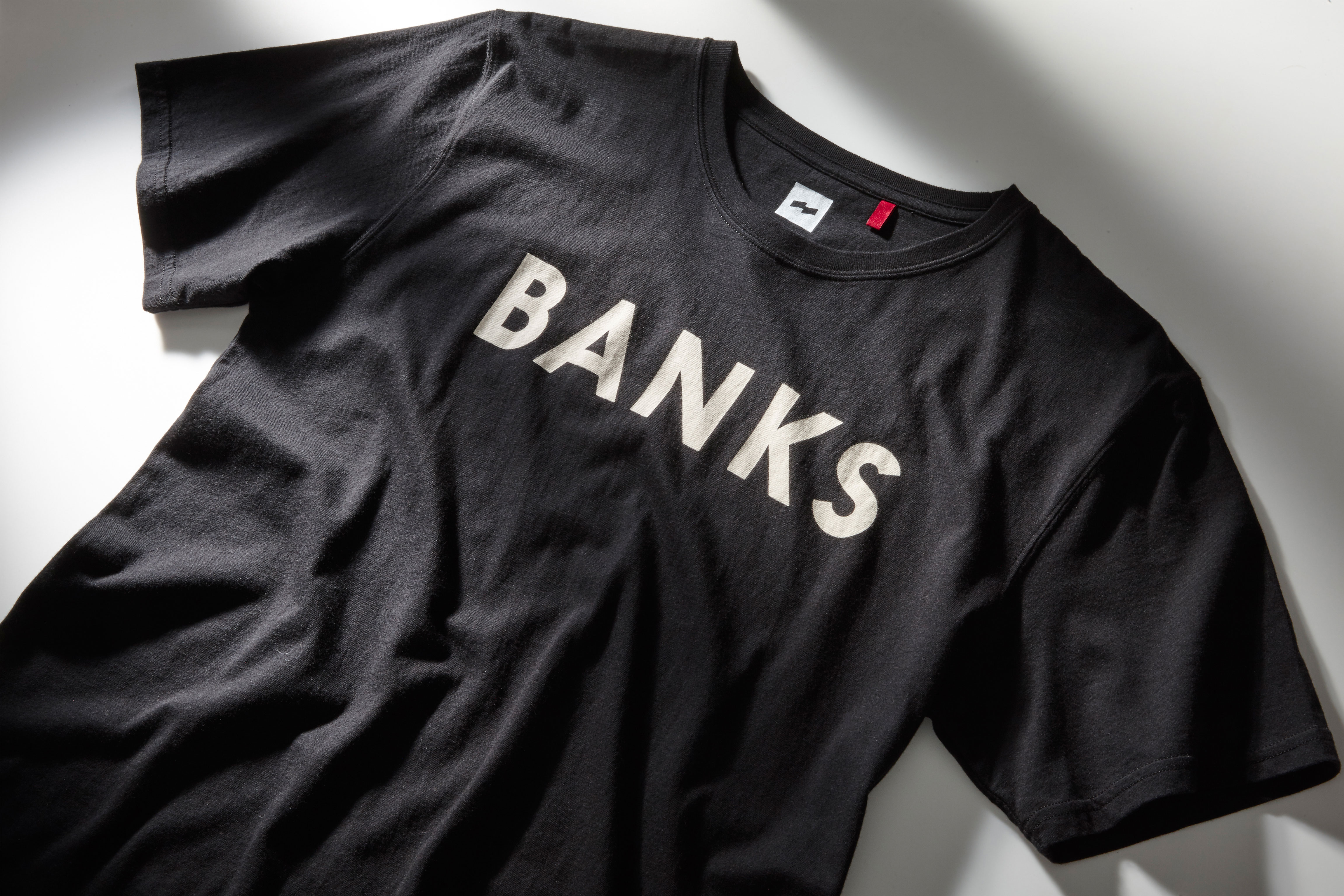 http://www.houyhnhnm.jp/news/images/BANKS-13-CLASSIC-TEE-SPRING.jpg