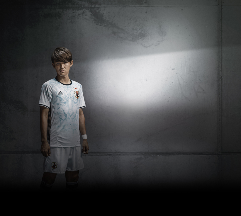 http://www.houyhnhnm.jp/news/images/FO_CLUBS_HEROS_JFA_away03_usami_1020_RGB.jpg