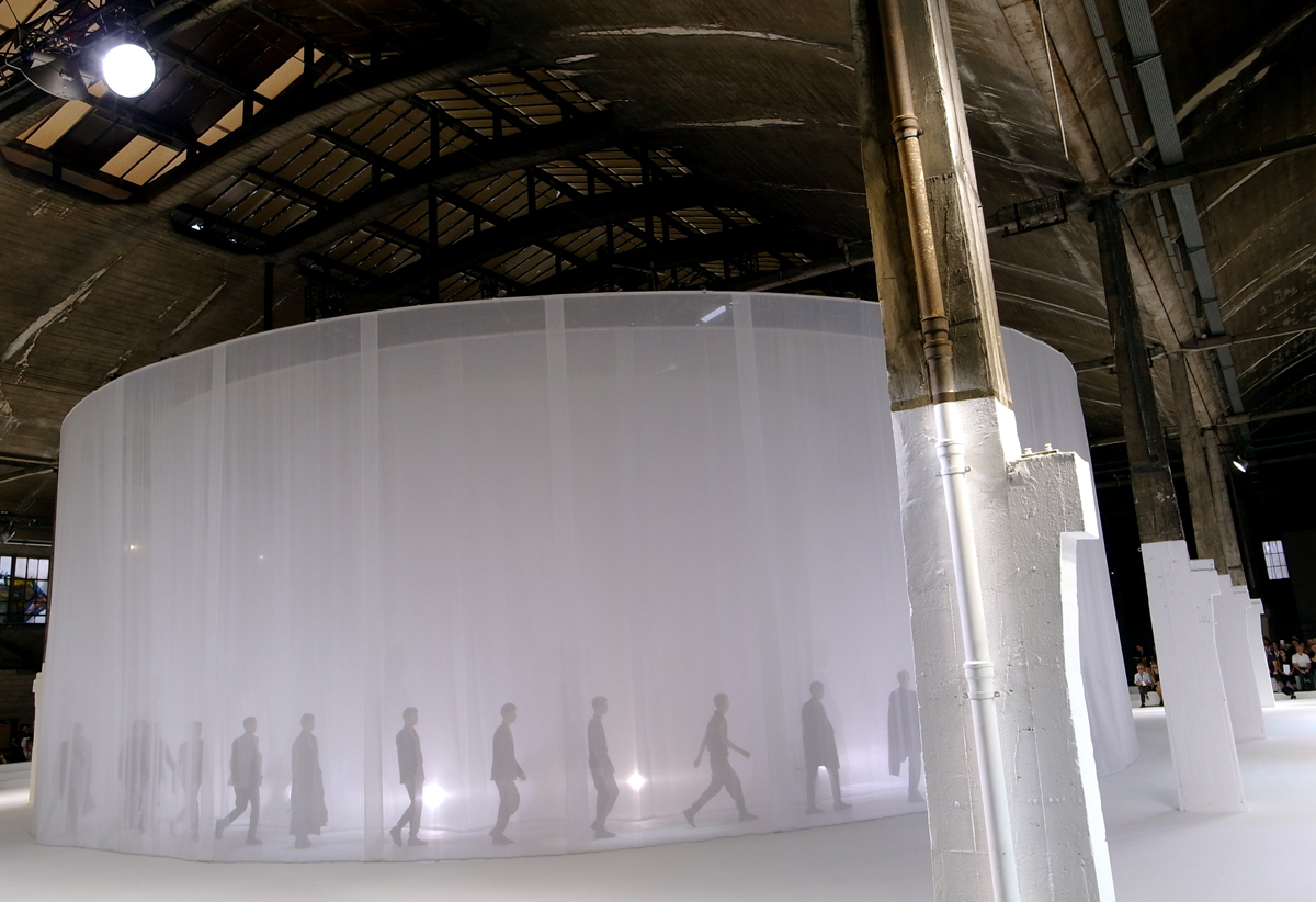 /archives/feature/images/dior002.jpg