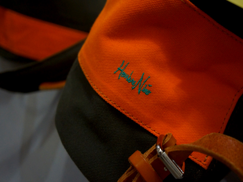 HY121023E.jpg