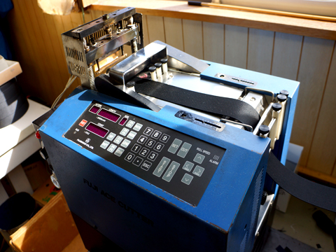 HY121109J.jpg