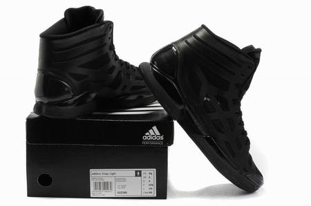 adidas-adiZero-Crazy-Light-Blackout_5.jpg