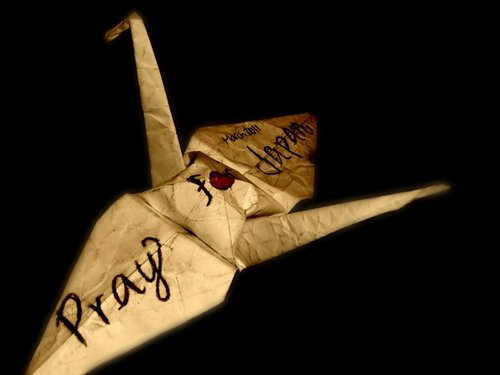 pray_for_japan_by_hidden_angel216-d3bfux6.jpg