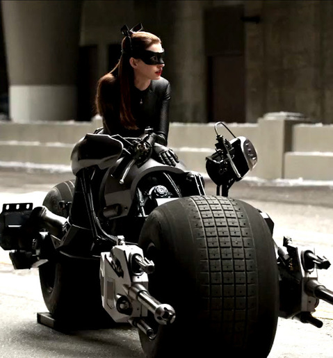 the-dark-knight-rises-anne-hathaway-Batpod.jpeg