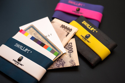 a-bathing-ape-swallet-wallet-1.jpg