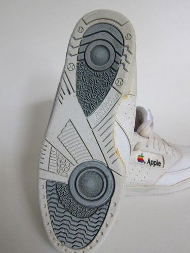 apple_sneakers3-1.jpeg