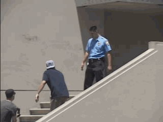 2d05ad11323c0943e204ad7326acecb6ae6c4d6f_m.gif