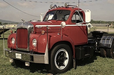 MACK TRUCK 1.jpg