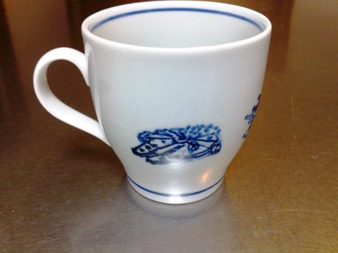 jedi_090811_millenum_falcon_mug.jpg