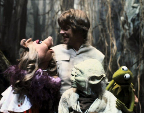 miss_piggy_with_yoda.jpg