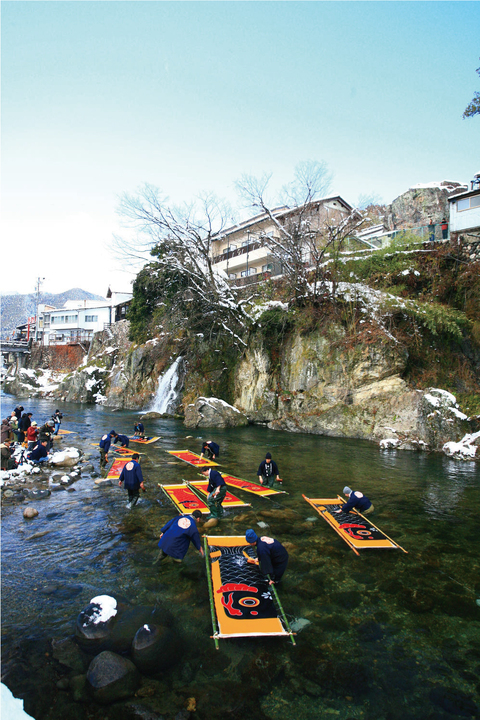 N/E/W/S/T/A/N/D/A/R/D 