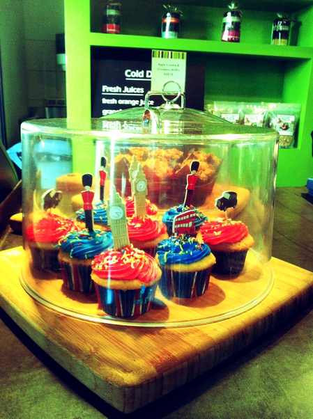 london cup cakes.jpg