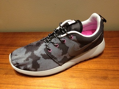 NIKE ROSHERUN3.jpg