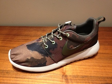 NIKE ROSHERUN4.jpg