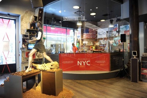 New Balance-nyc002.jpg
