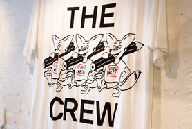 話題のエキシビション「CREW NECK 2」のＴシャツをプレゼント！
