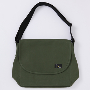 MESSENGER BAG.JPG