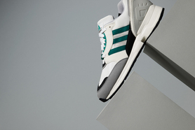 アディダスの名シリーズ「EQT」のランニングシューズが復刻します。