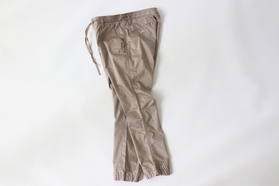 WISMに新しく登場した、美シルエットのパンツの正体とは！？