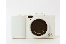 全世界50台限定！ オールホワイトのGR DIGITAL Ⅳが登場。